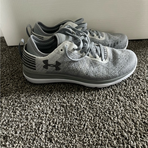 New Under Armour Charged tennis shoes 7.5 - Picture 13 of 13